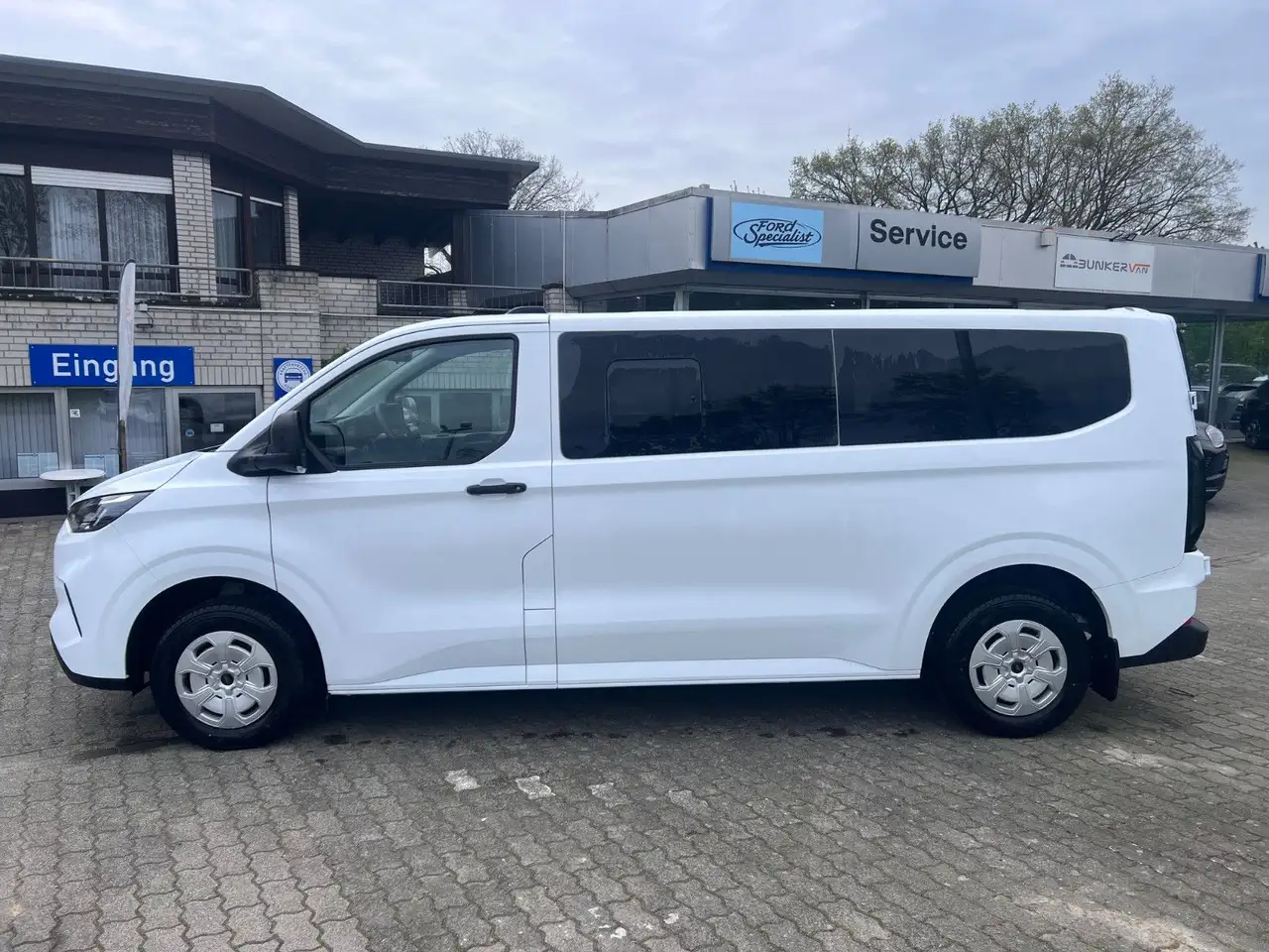 Ford Transit 8