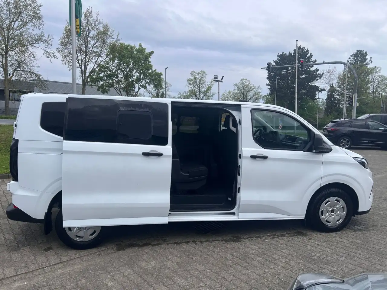 Ford Transit 9