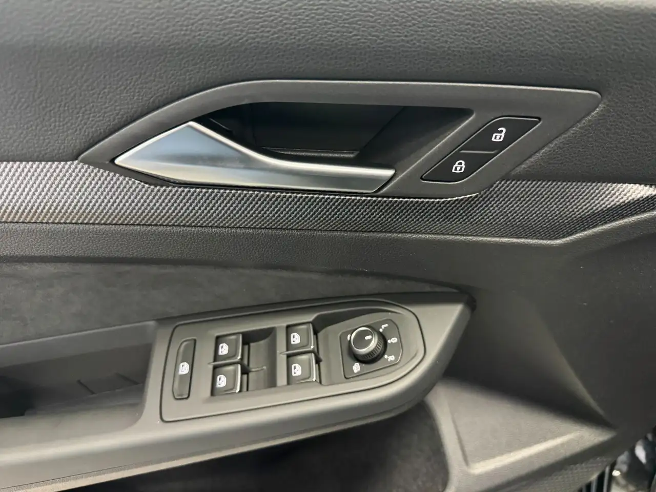 Volkswagen Golf VIII 10