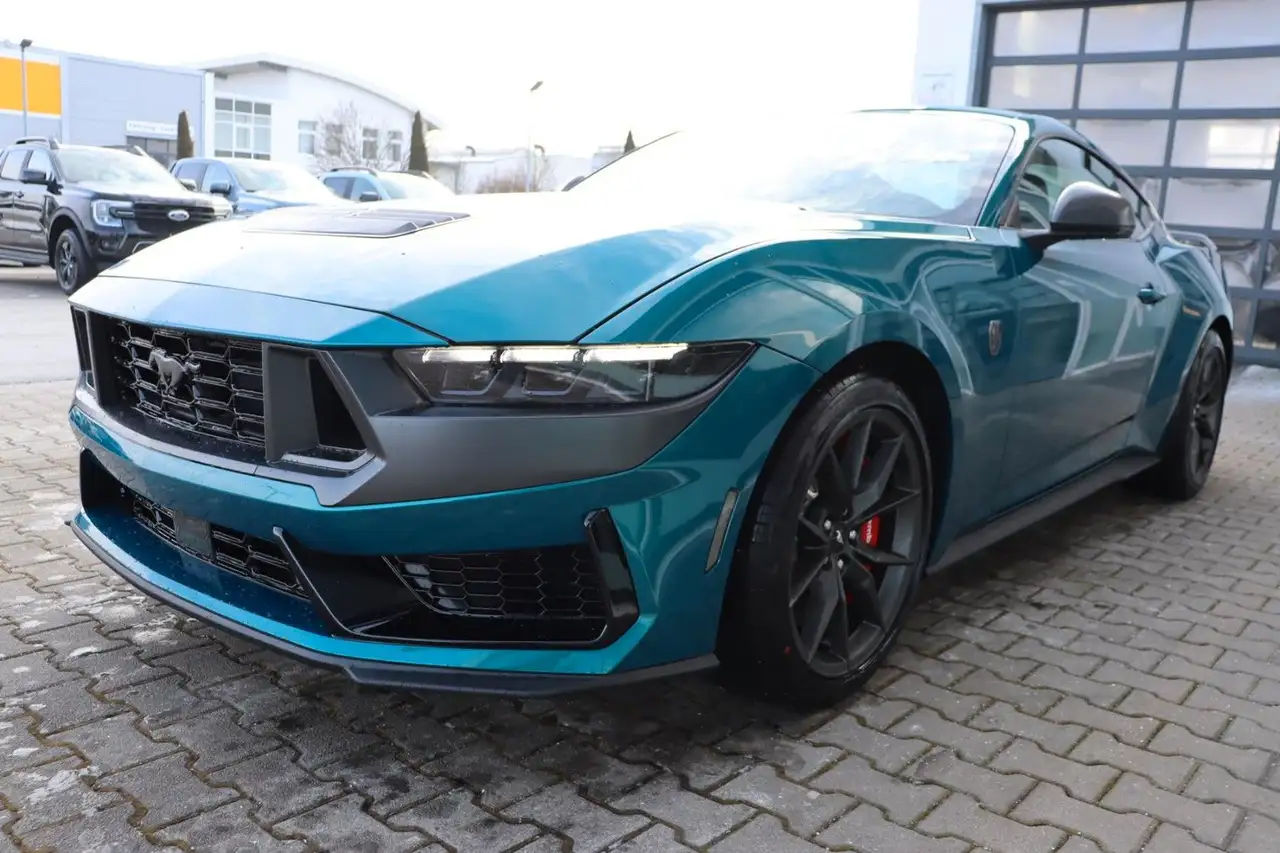 Ford Mustang 4
