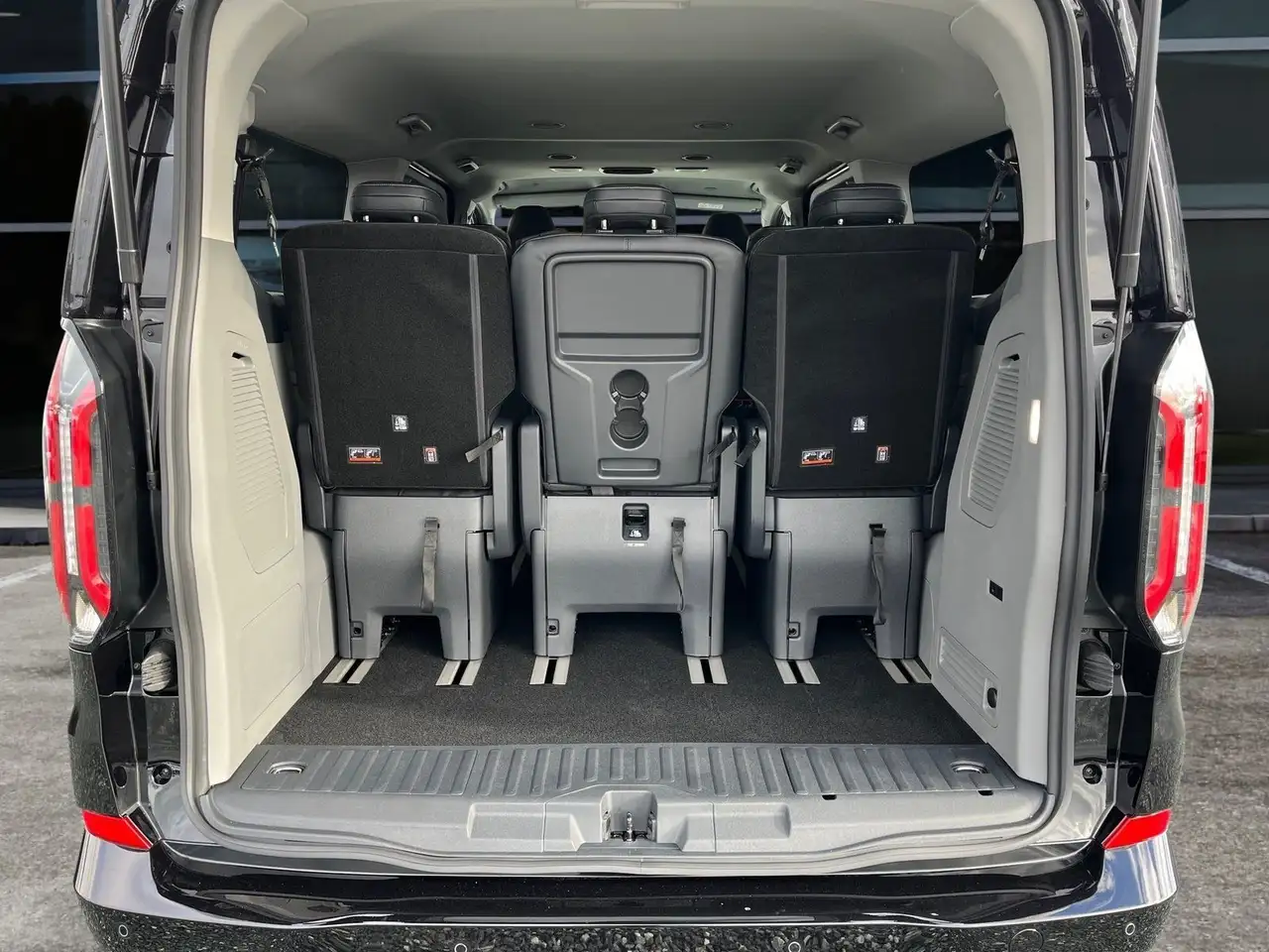 Ford Tourneo 10