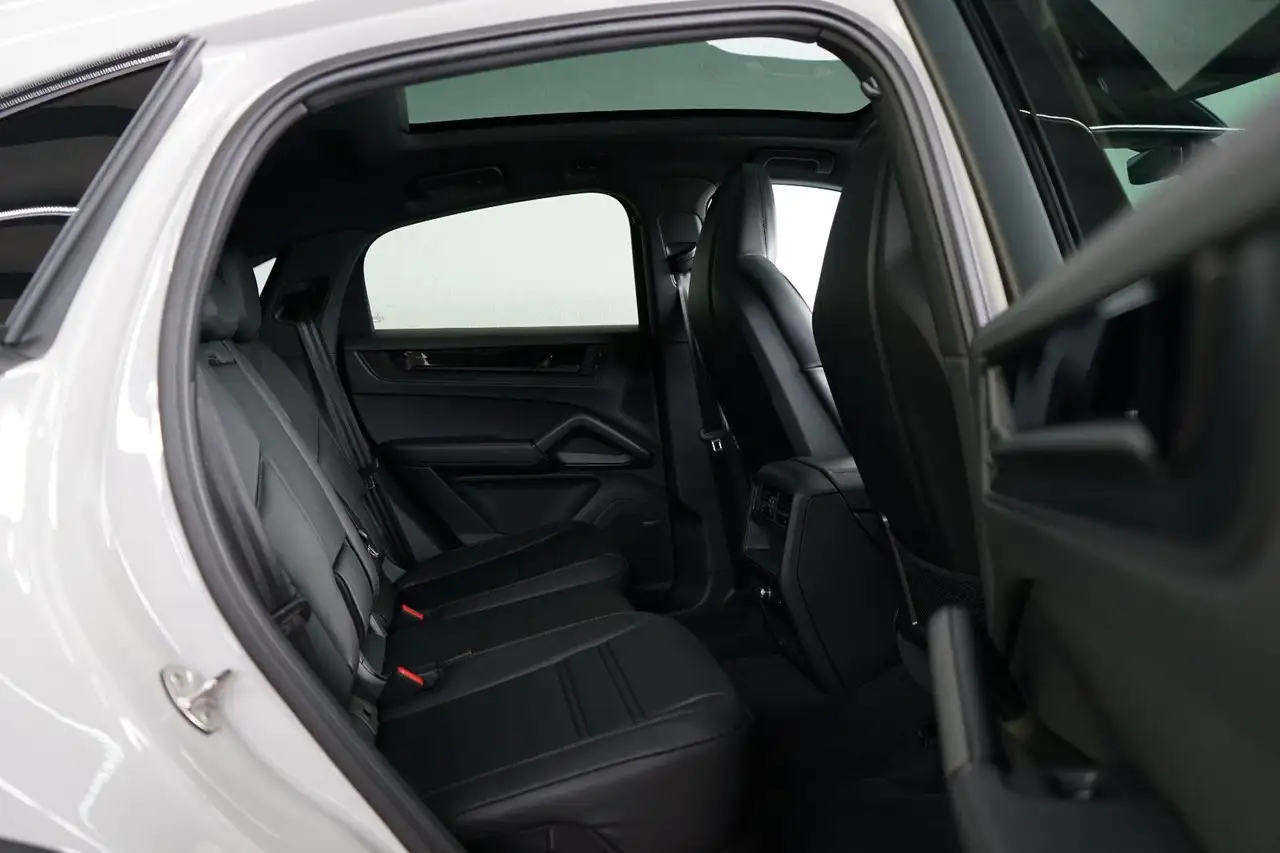 Porsche Cayenne 16