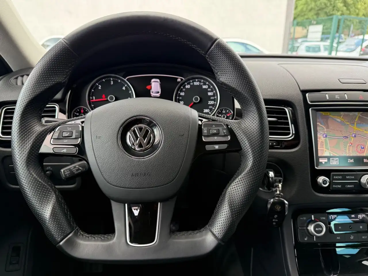 Volkswagen Touareg 15
