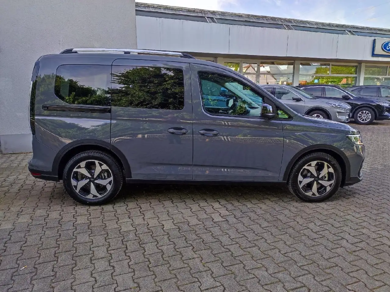 Ford Tourneo 6