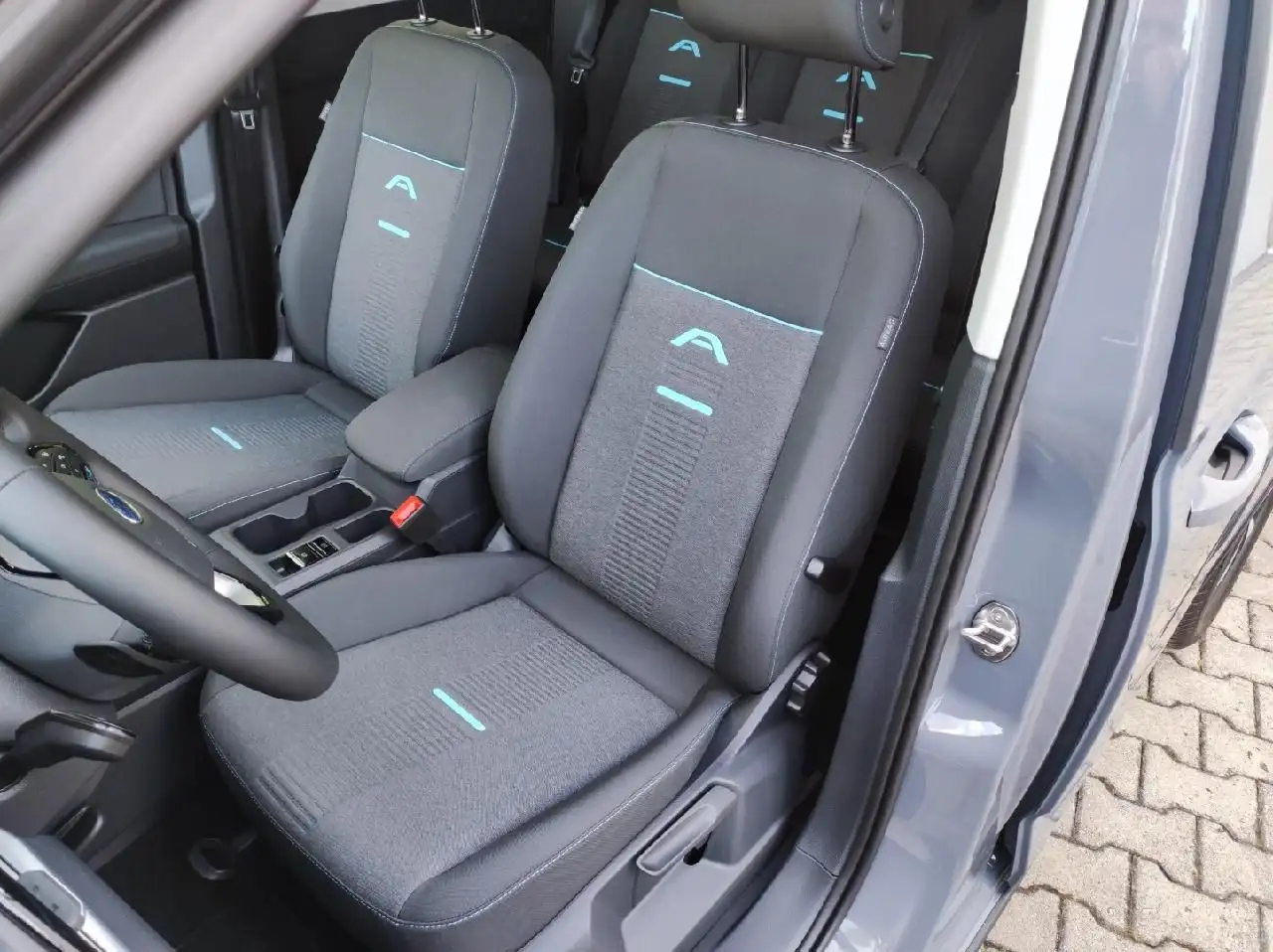 Ford Tourneo 9