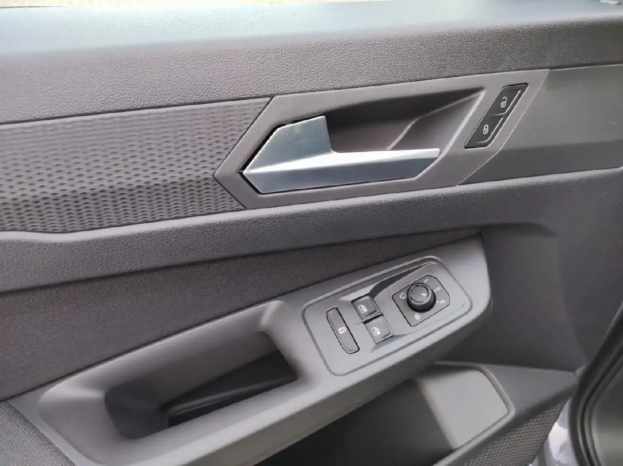 Ford Tourneo 14