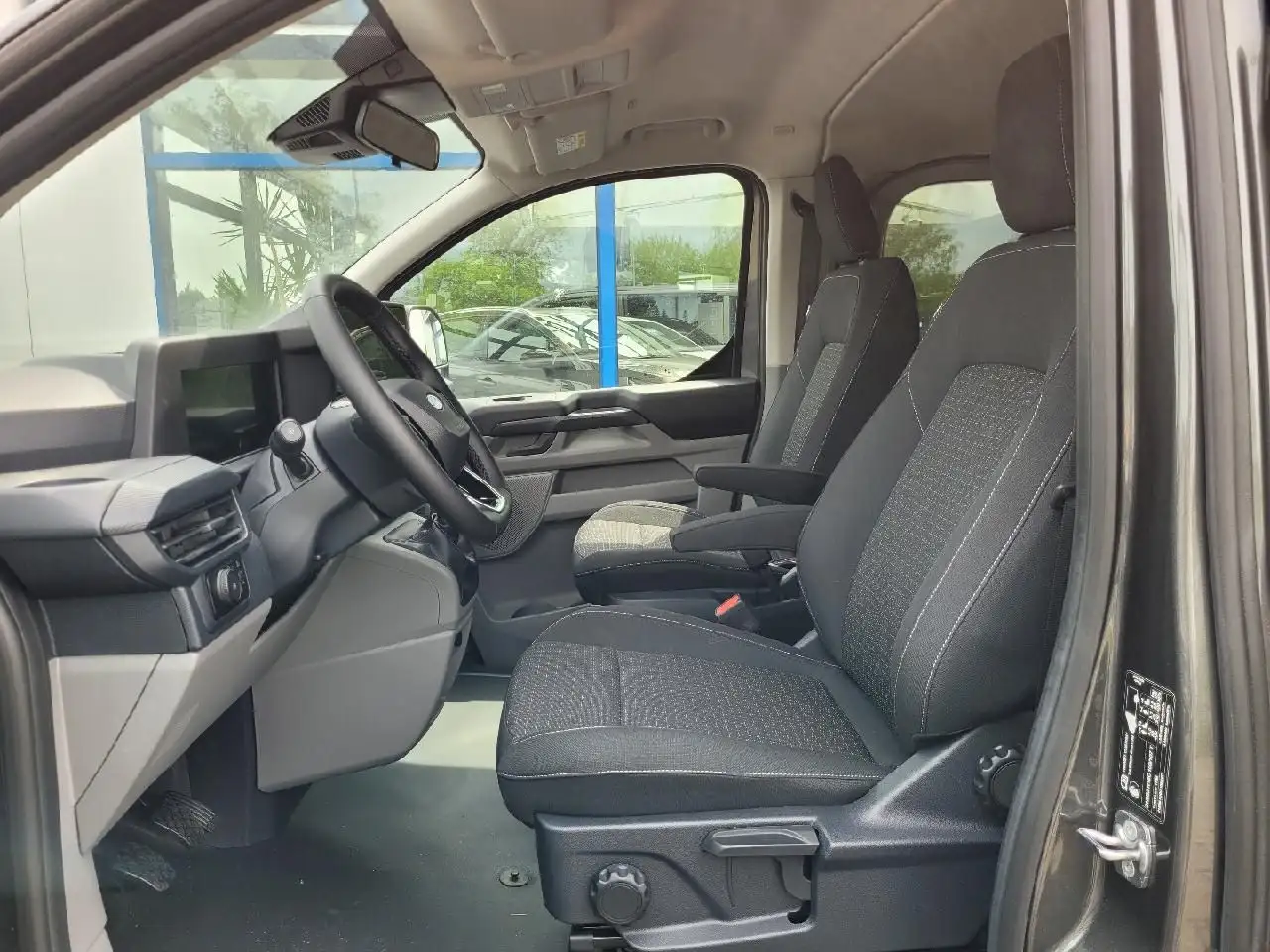 Ford Transit 9