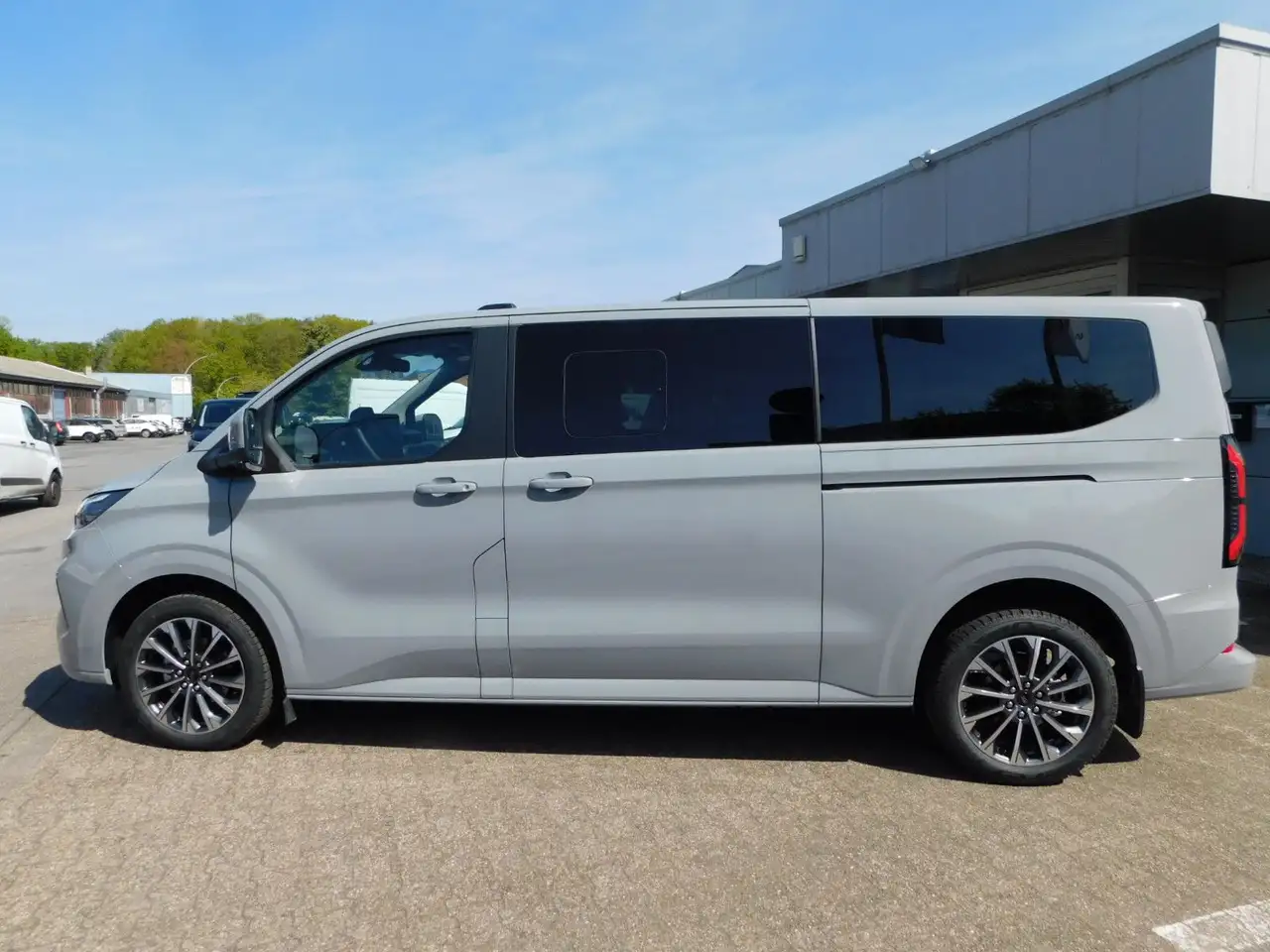 Ford Tourneo 8