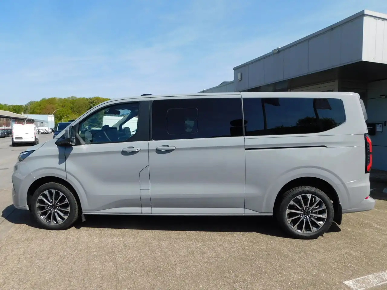 Ford Tourneo 9
