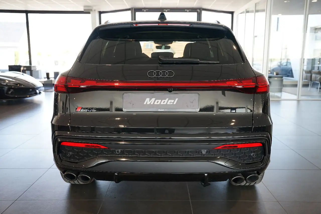 Audi SQ5 4