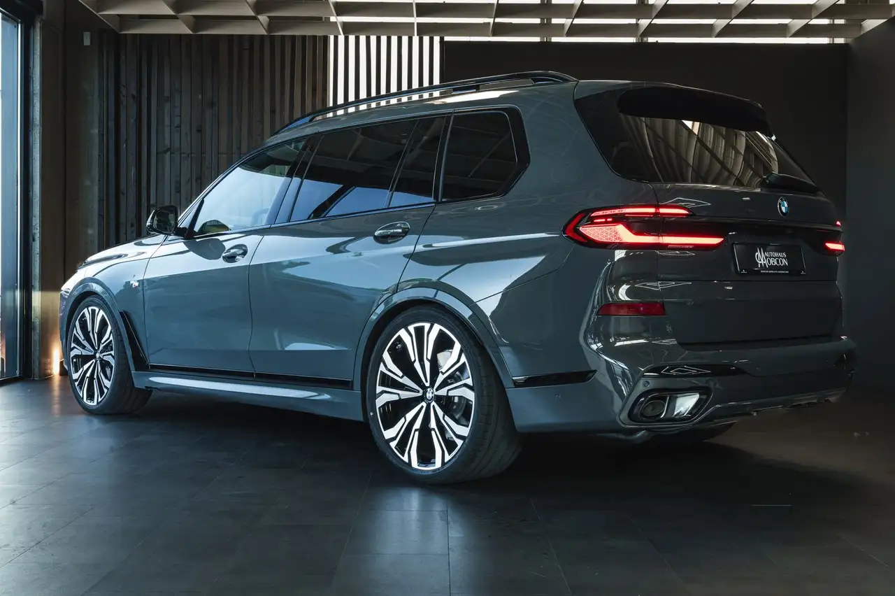 BMW X7 6