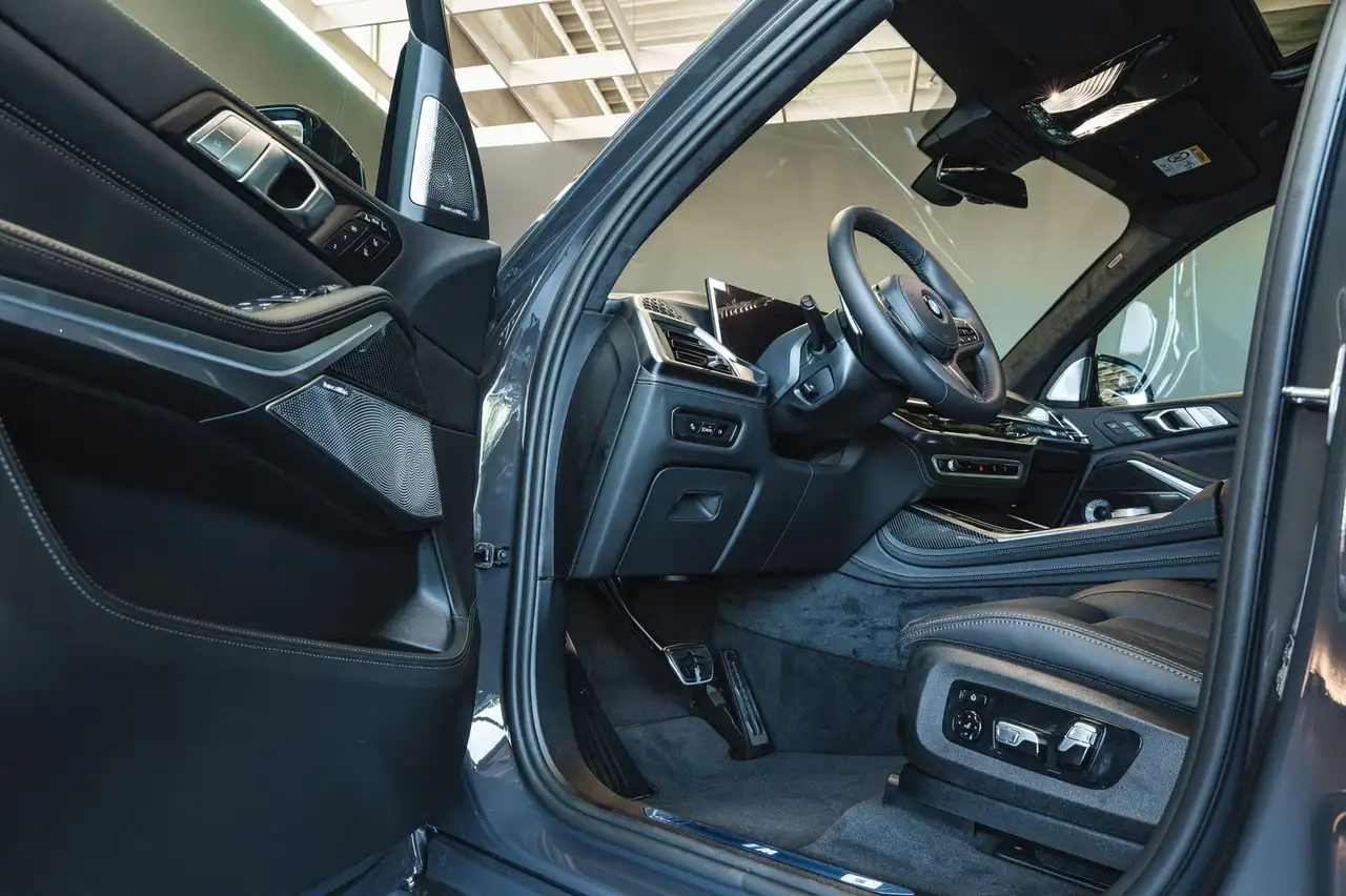 BMW X7 8