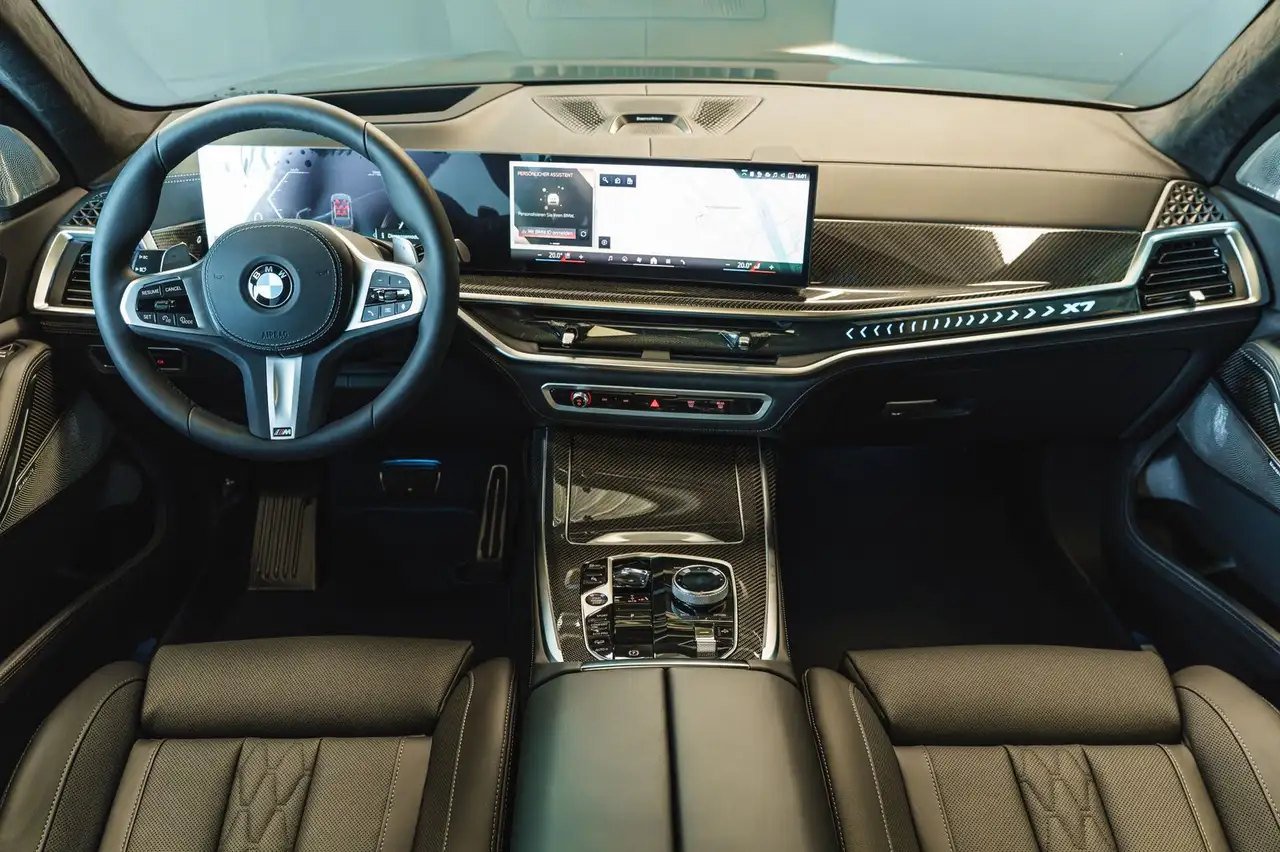 BMW X7 11