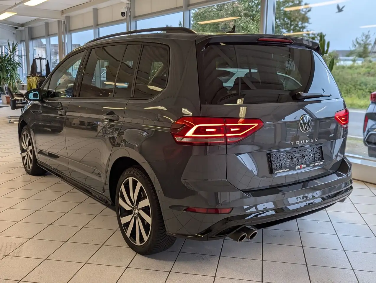 Volkswagen Touran 5