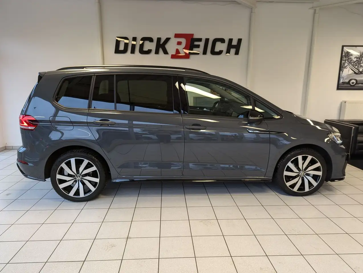 Volkswagen Touran 8