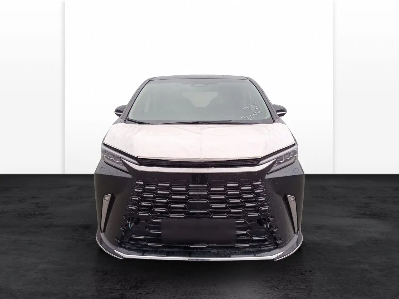 Lexus LM
