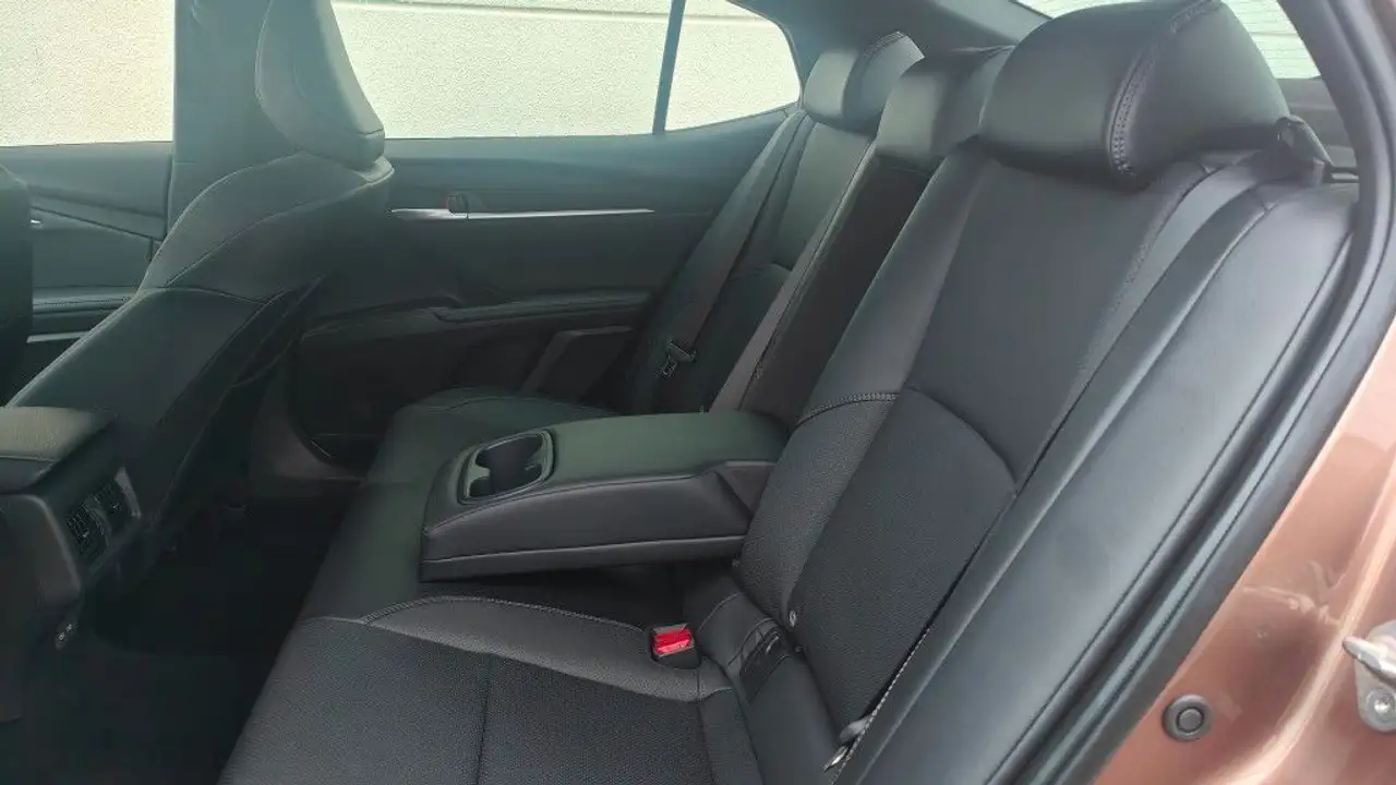 Toyota Camry 9