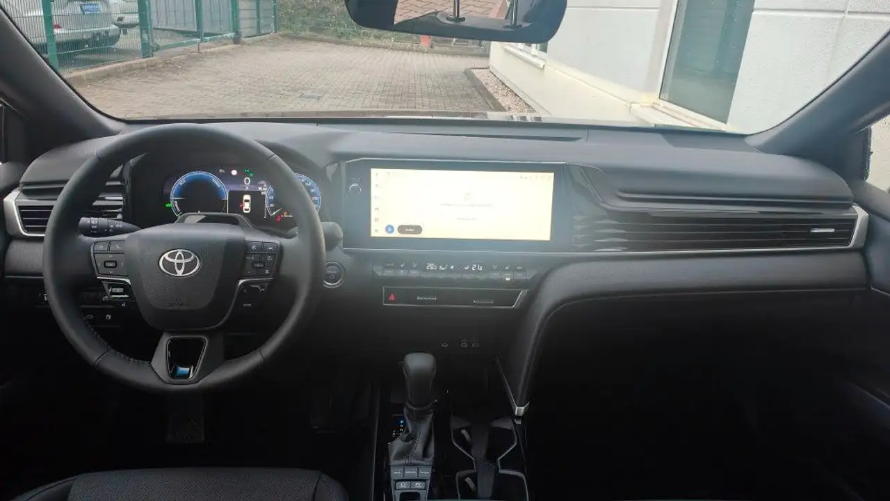 Toyota Camry 12