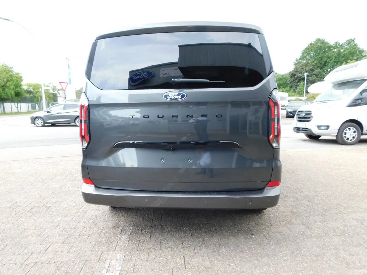 Ford Tourneo 6