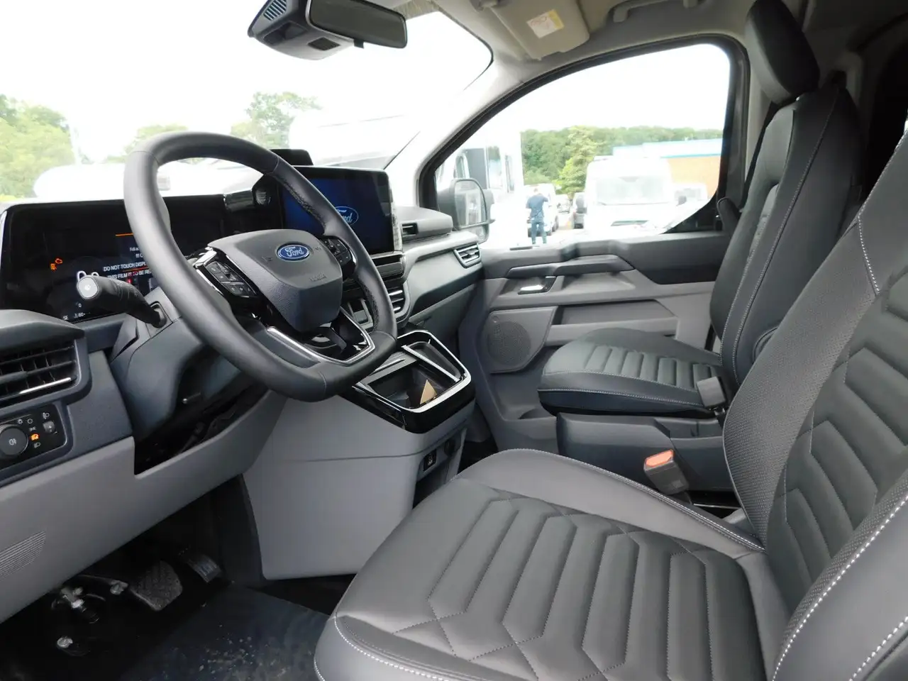 Ford Tourneo 10