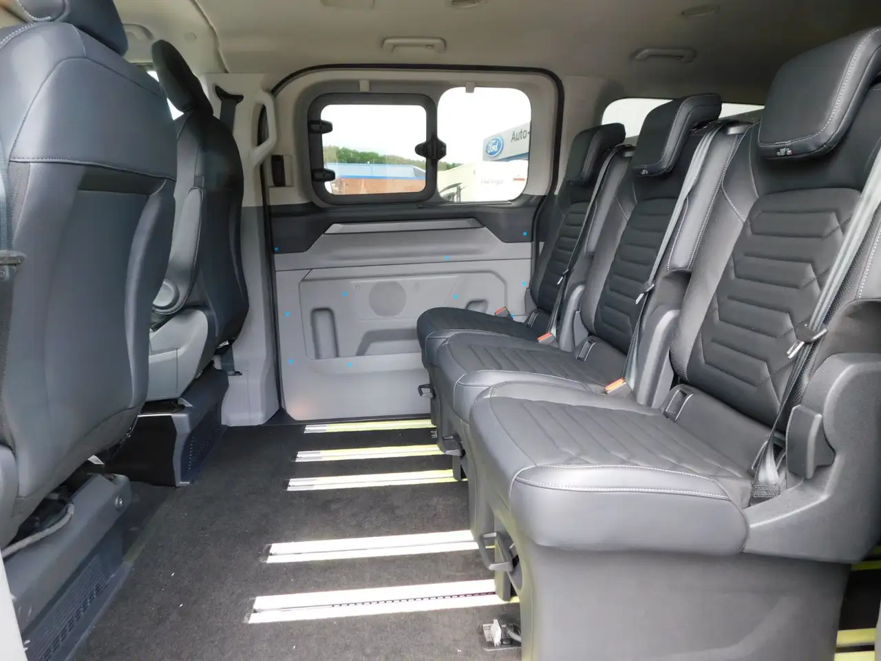 Ford Tourneo 11