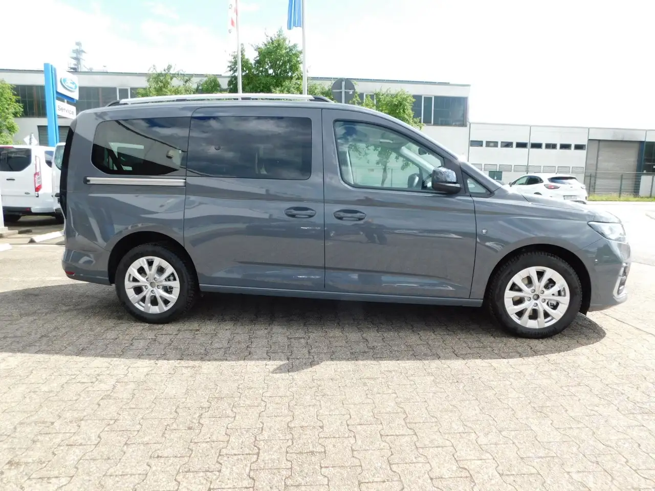 Ford Tourneo 4
