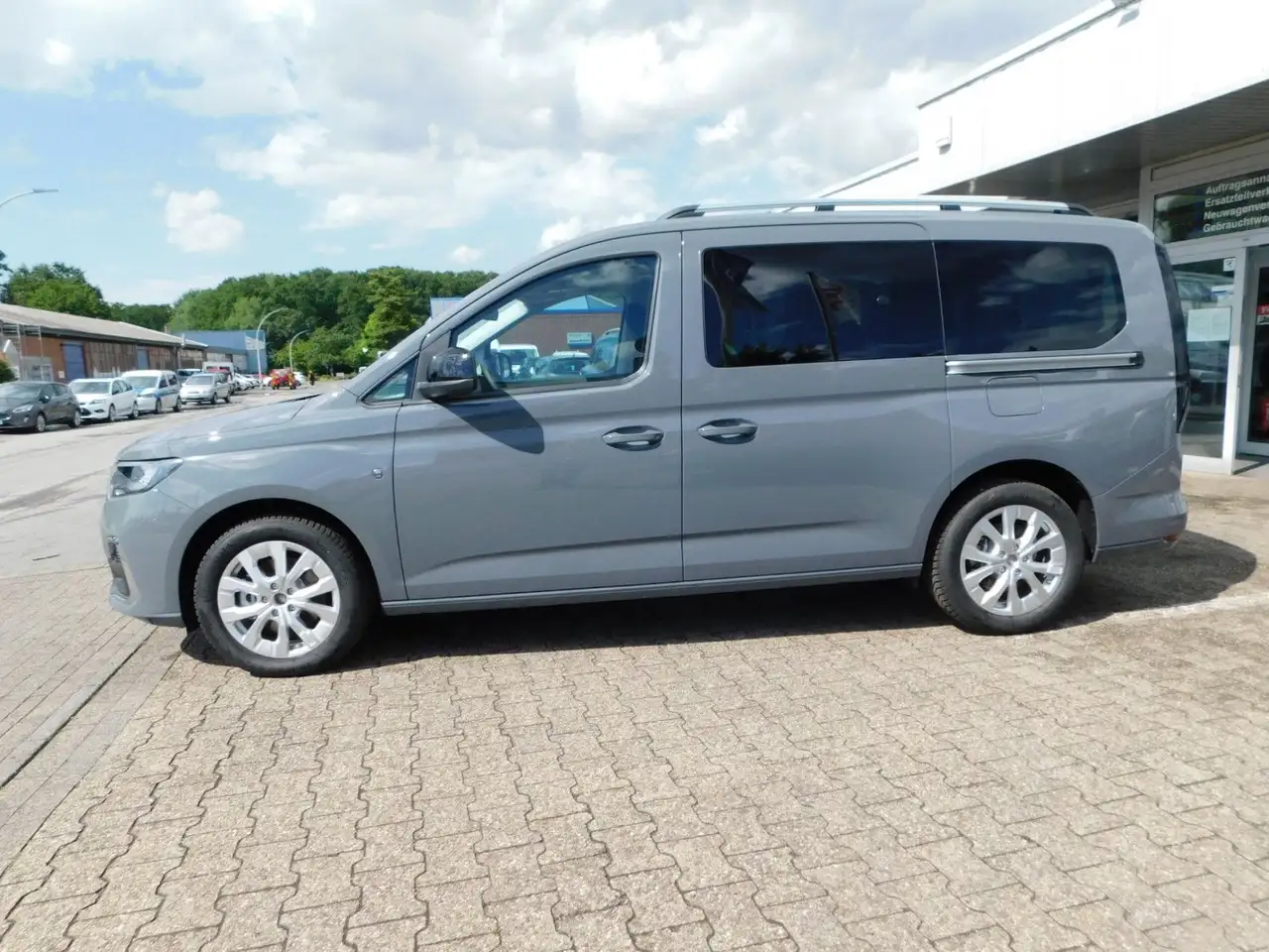 Ford Tourneo 8