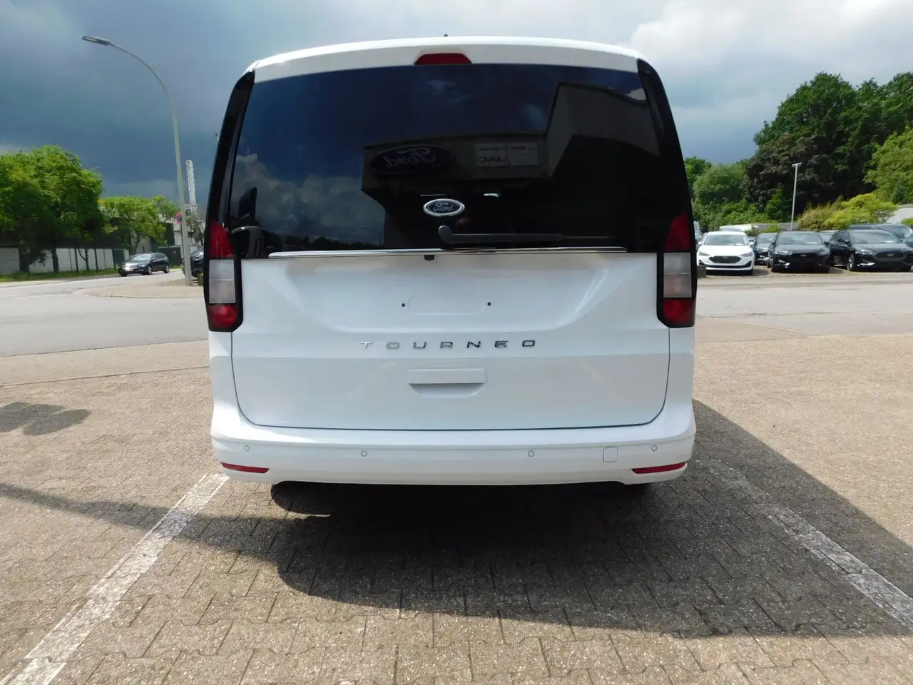 Ford Tourneo 6