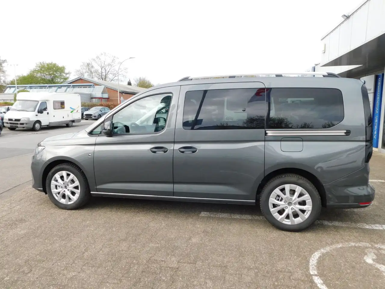 Ford Tourneo 8