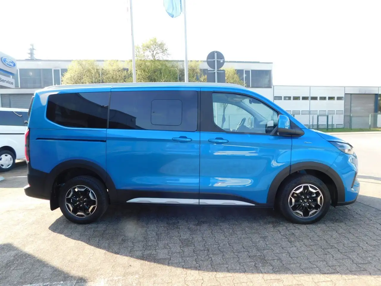 Ford Tourneo 4