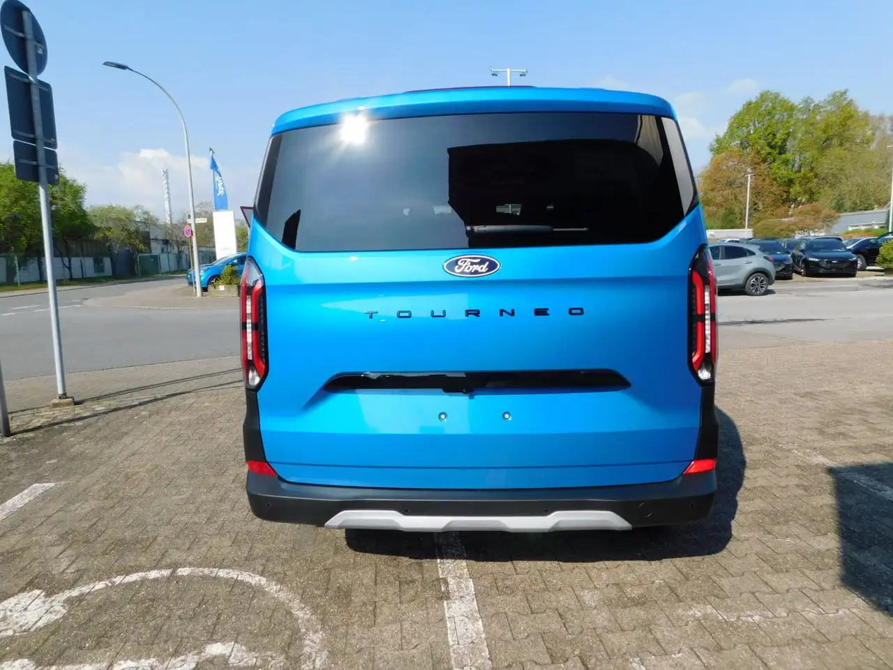 Ford Tourneo 6