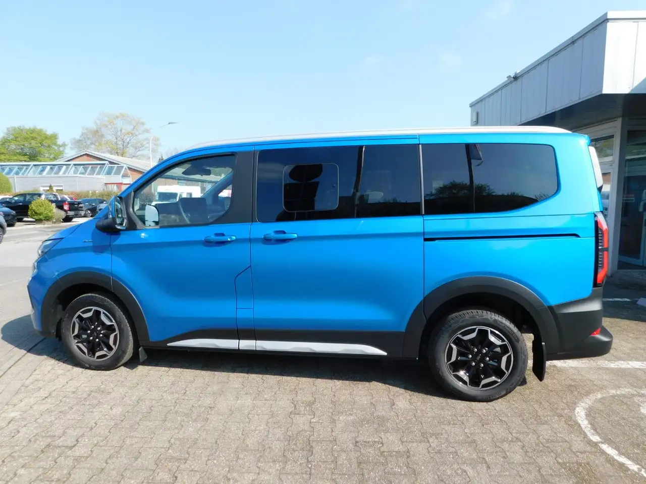 Ford Tourneo 8