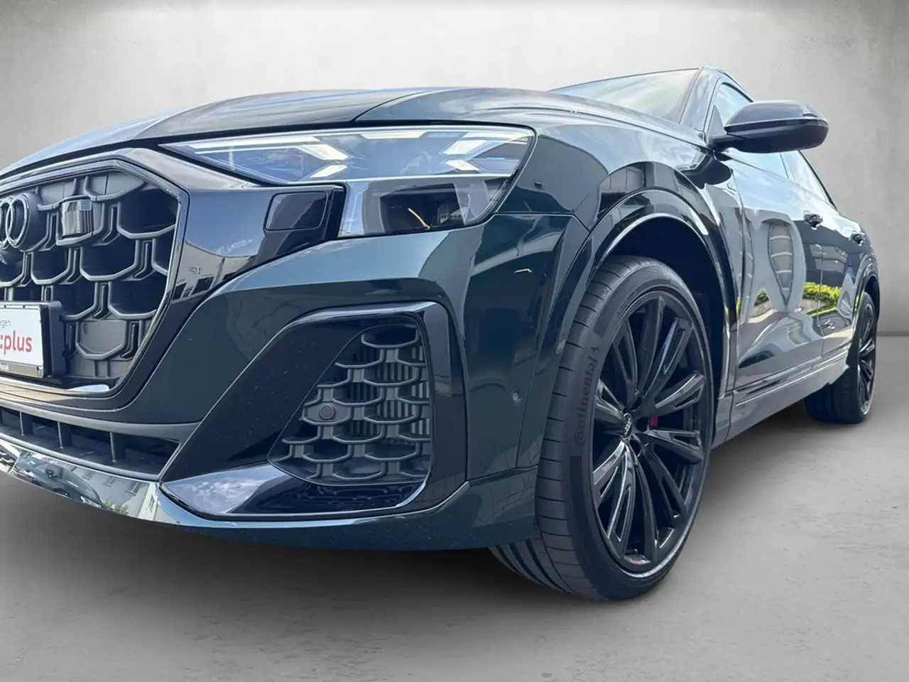 Audi Q8 4