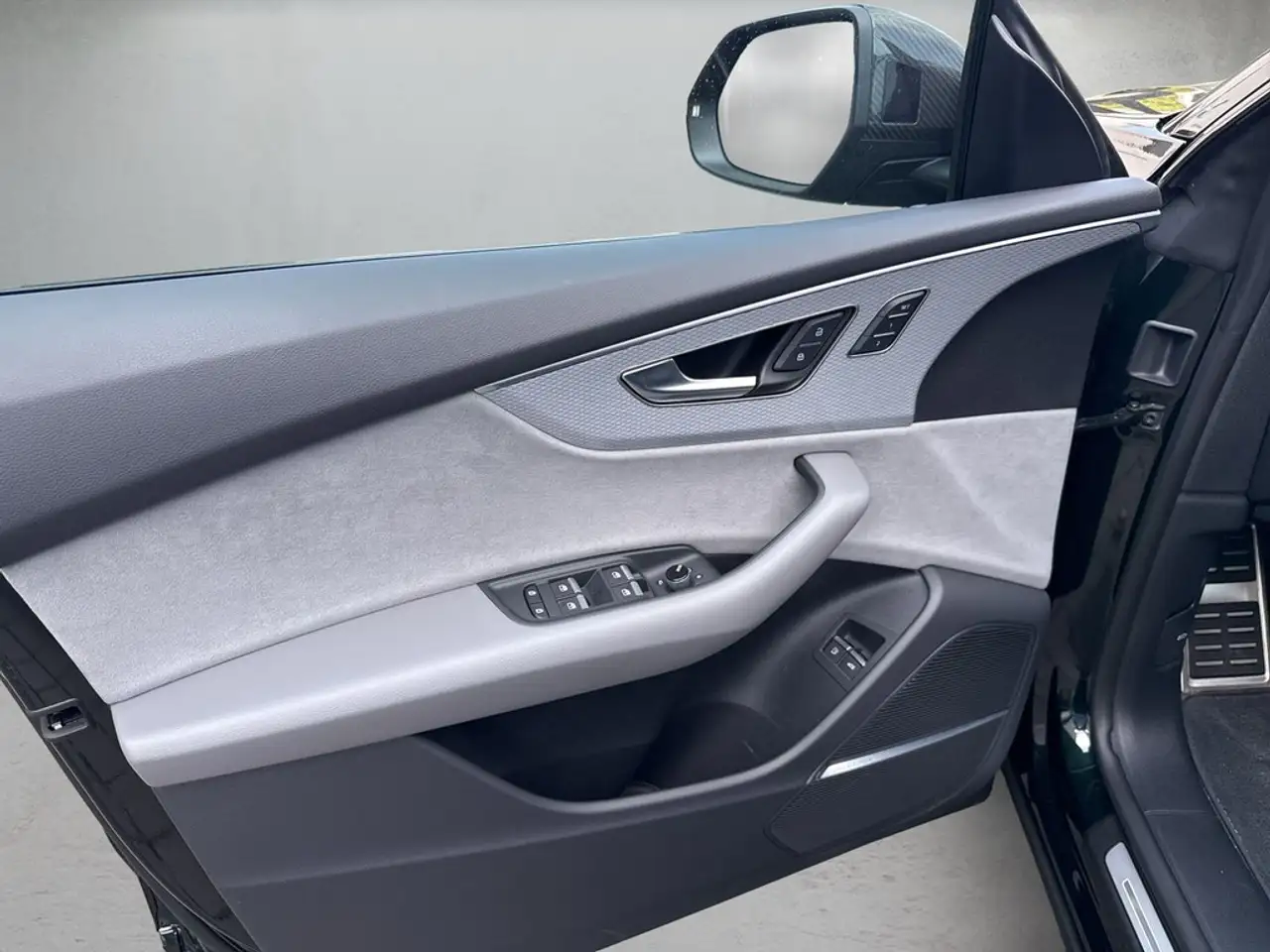 Audi Q8 6