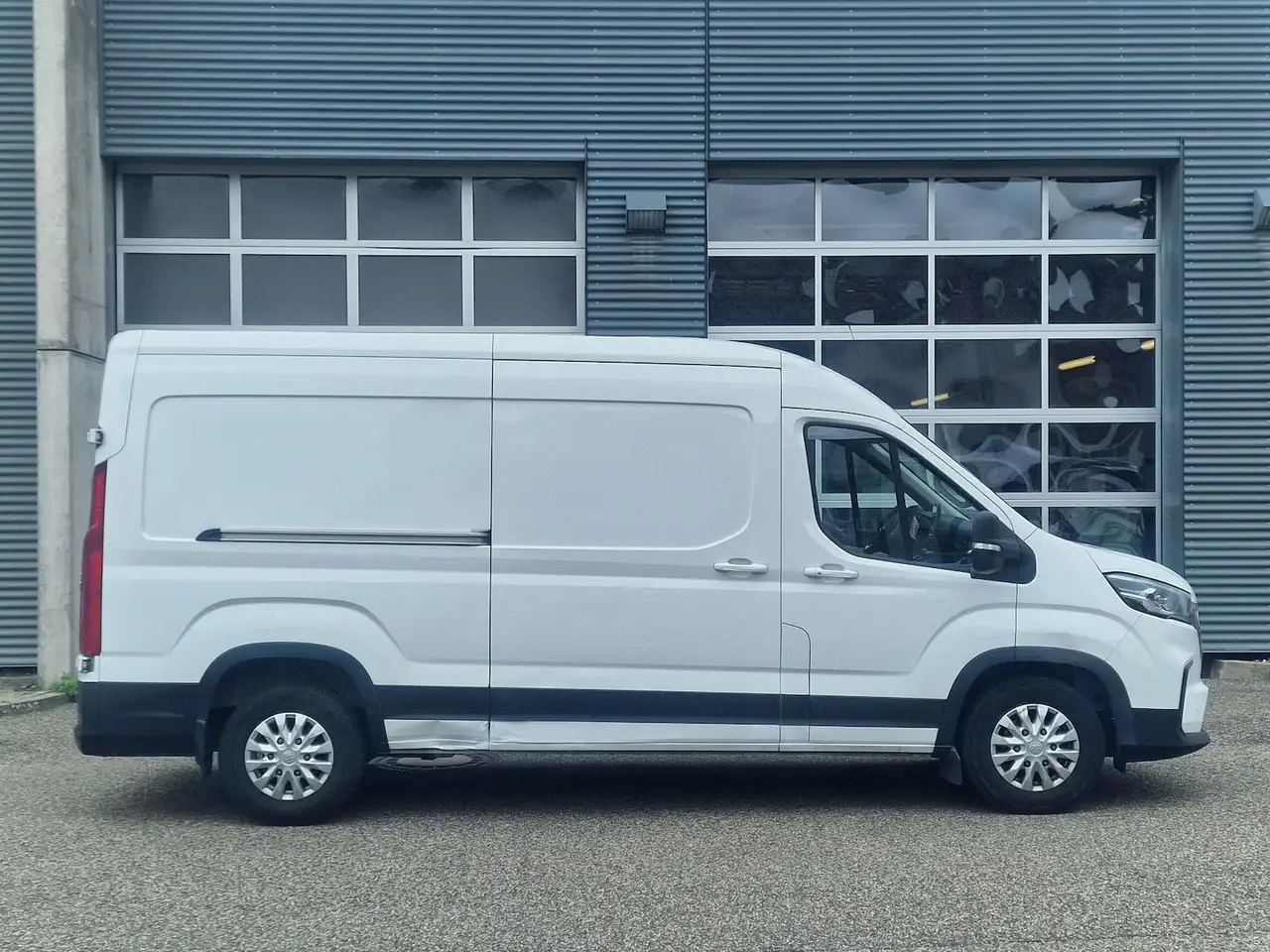 Maxus Deliver 9 3