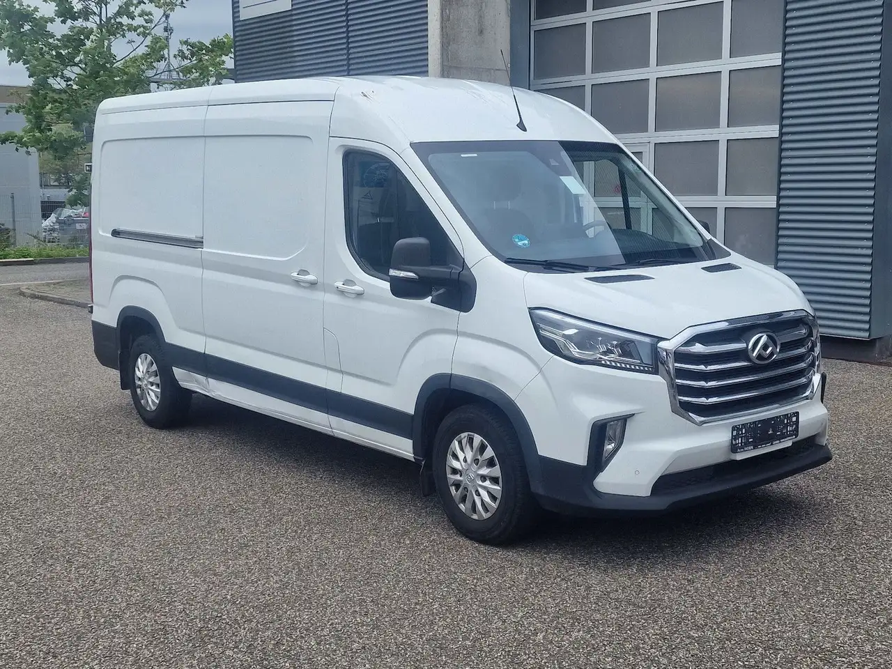 Maxus Deliver 9 6