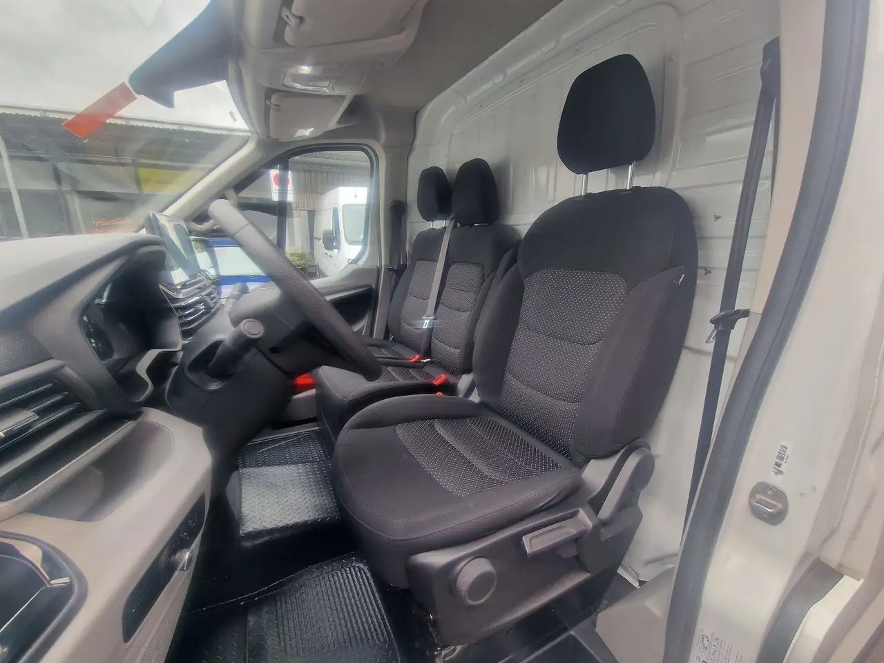 Maxus Deliver 9 11