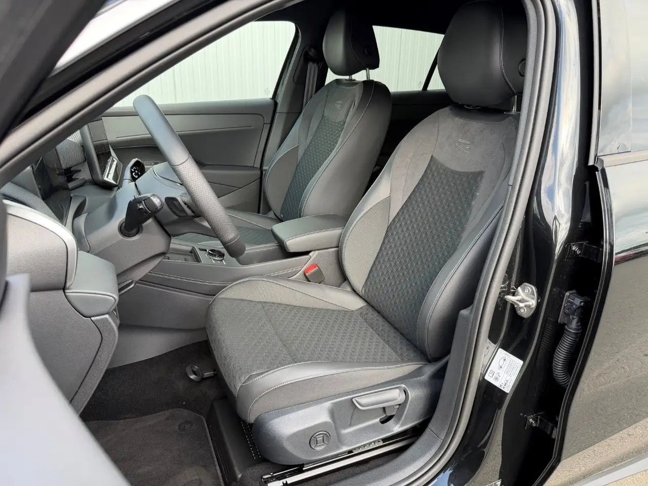 Volkswagen T-Roc 13