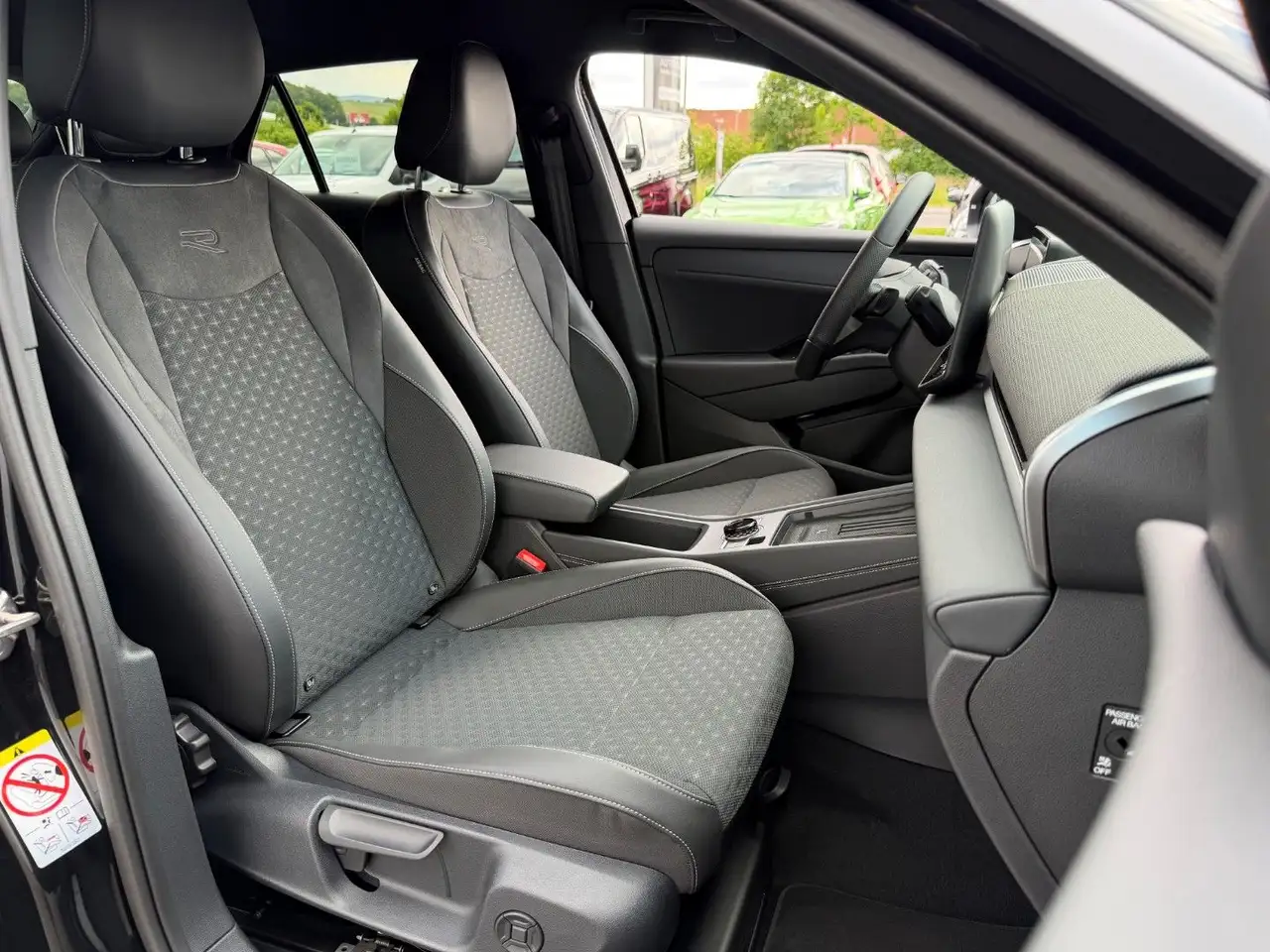 Volkswagen T-Roc 14
