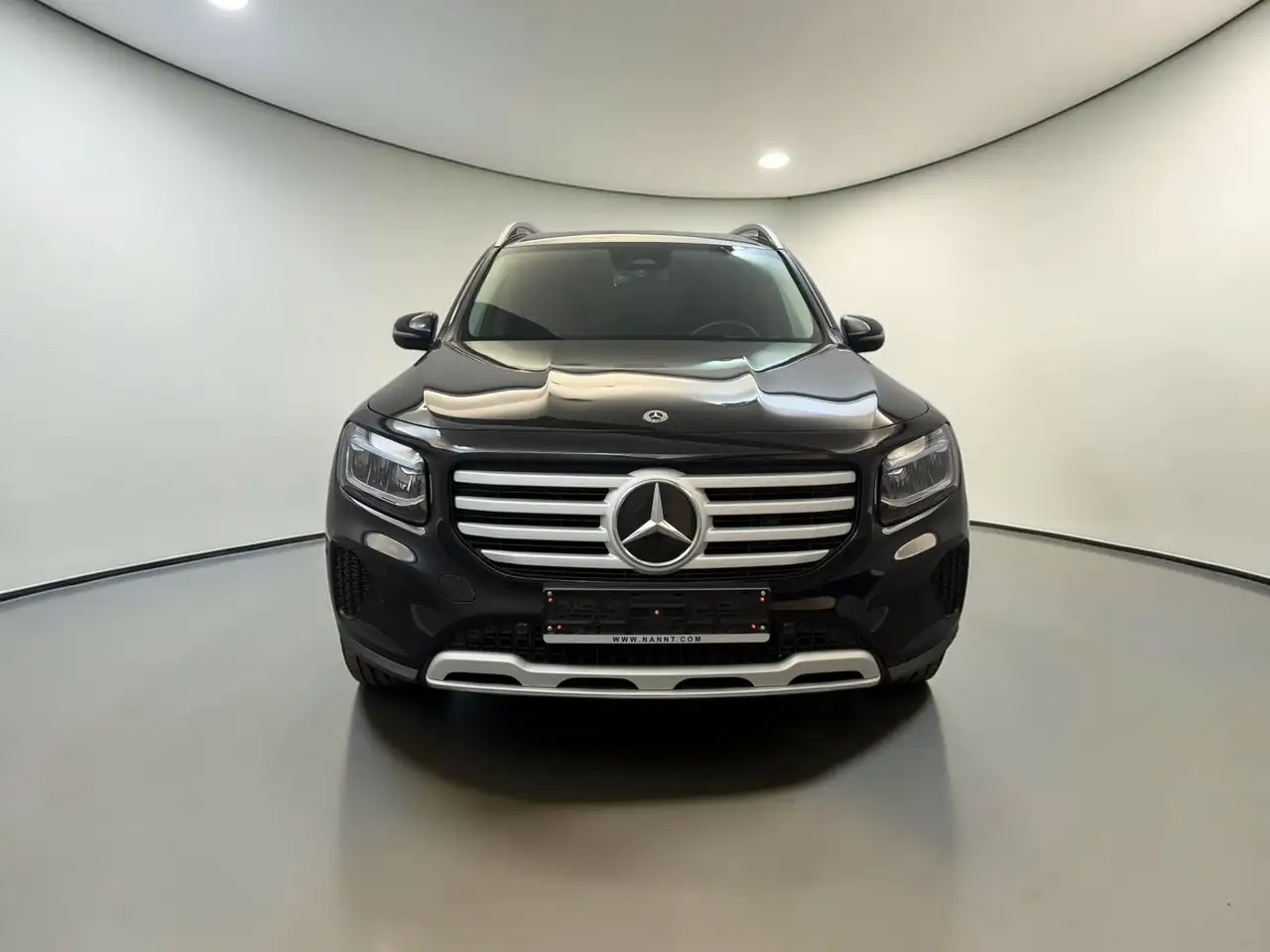 Mercedes-Benz GLB 200 2