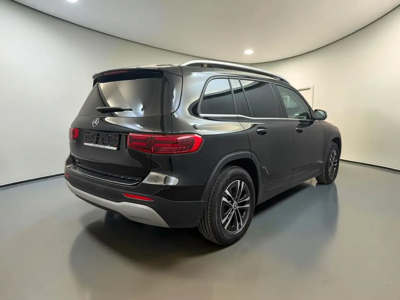 Mercedes-Benz GLB 200 7