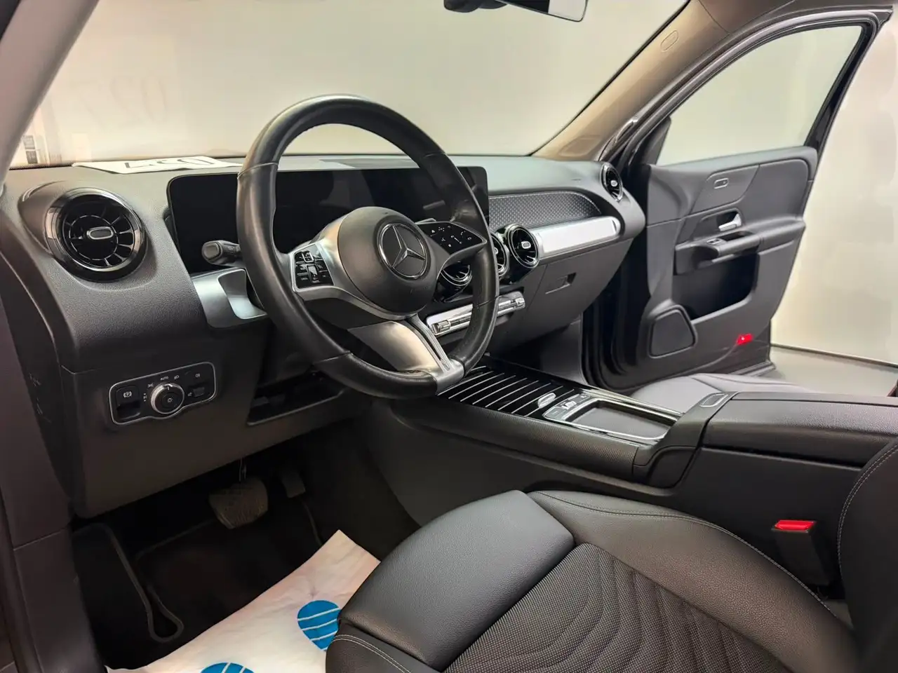 Mercedes-Benz GLB 200 10