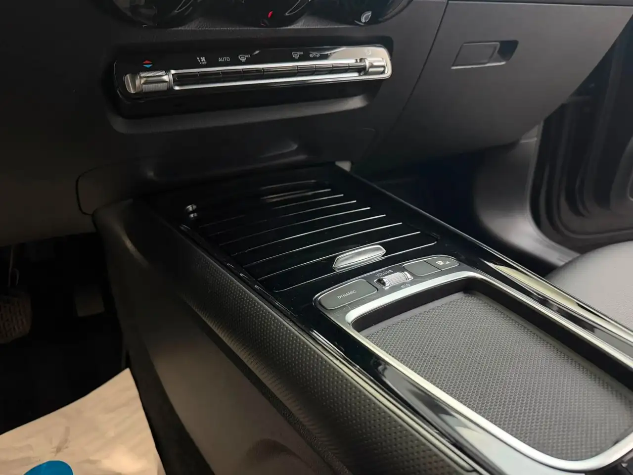 Mercedes-Benz GLB 200 12