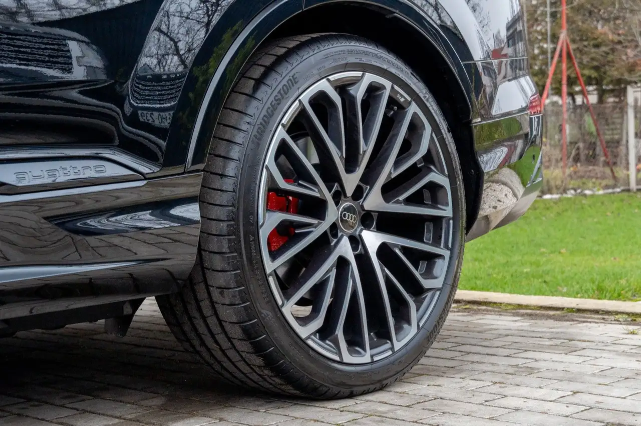 Audi Q7 50 10