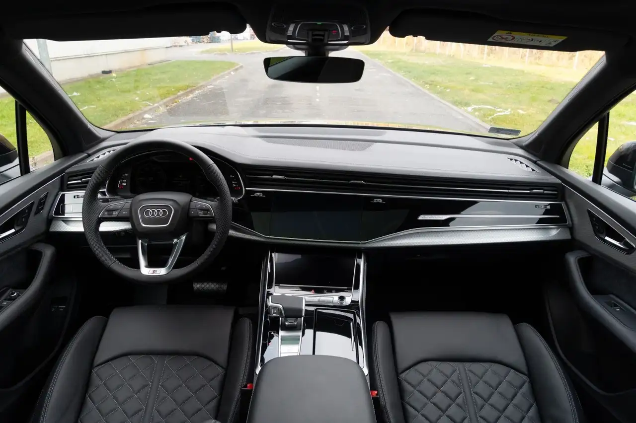 Audi Q7 50 12