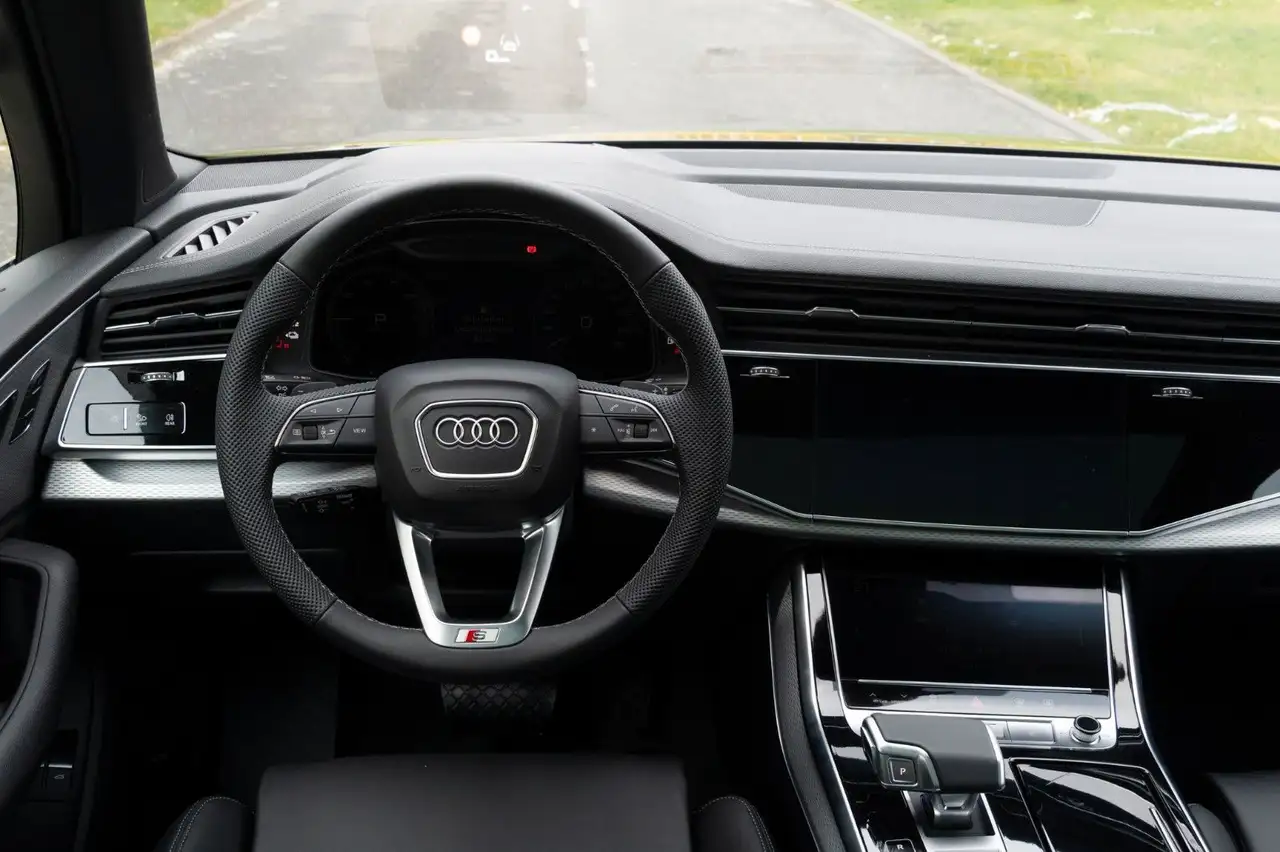 Audi Q7 50 13