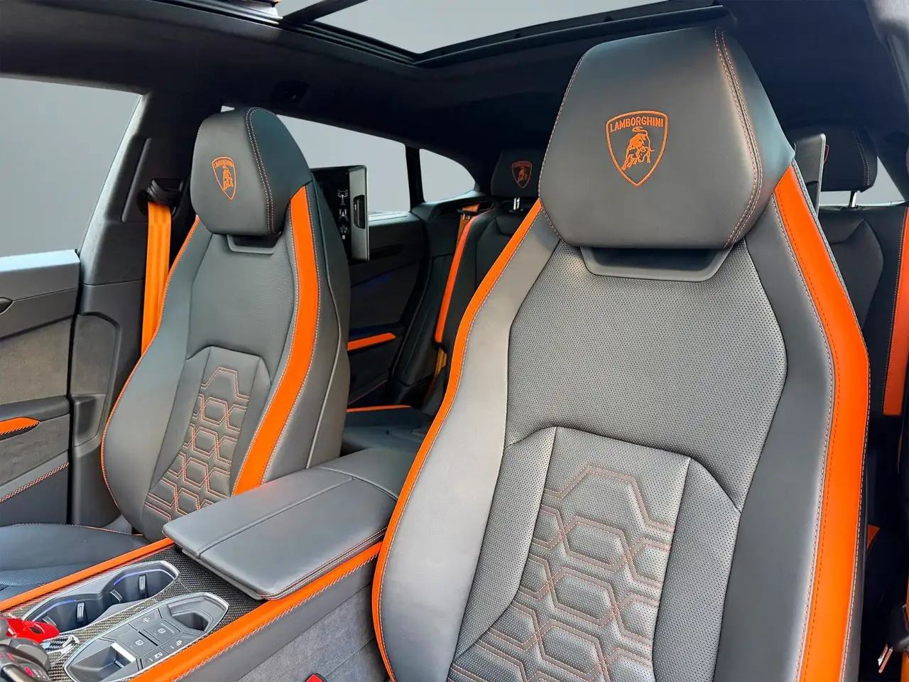 Lamborghini Urus 4