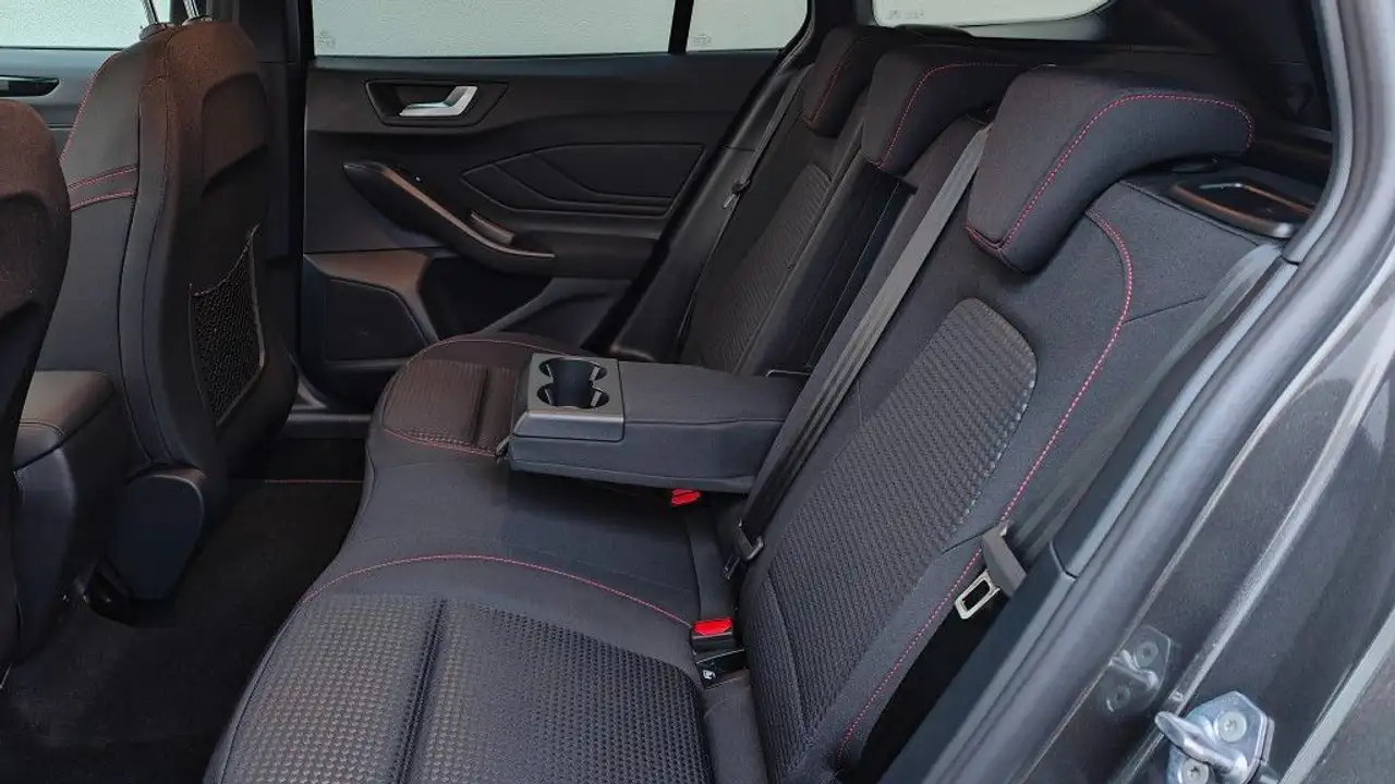 Ford Focus 12