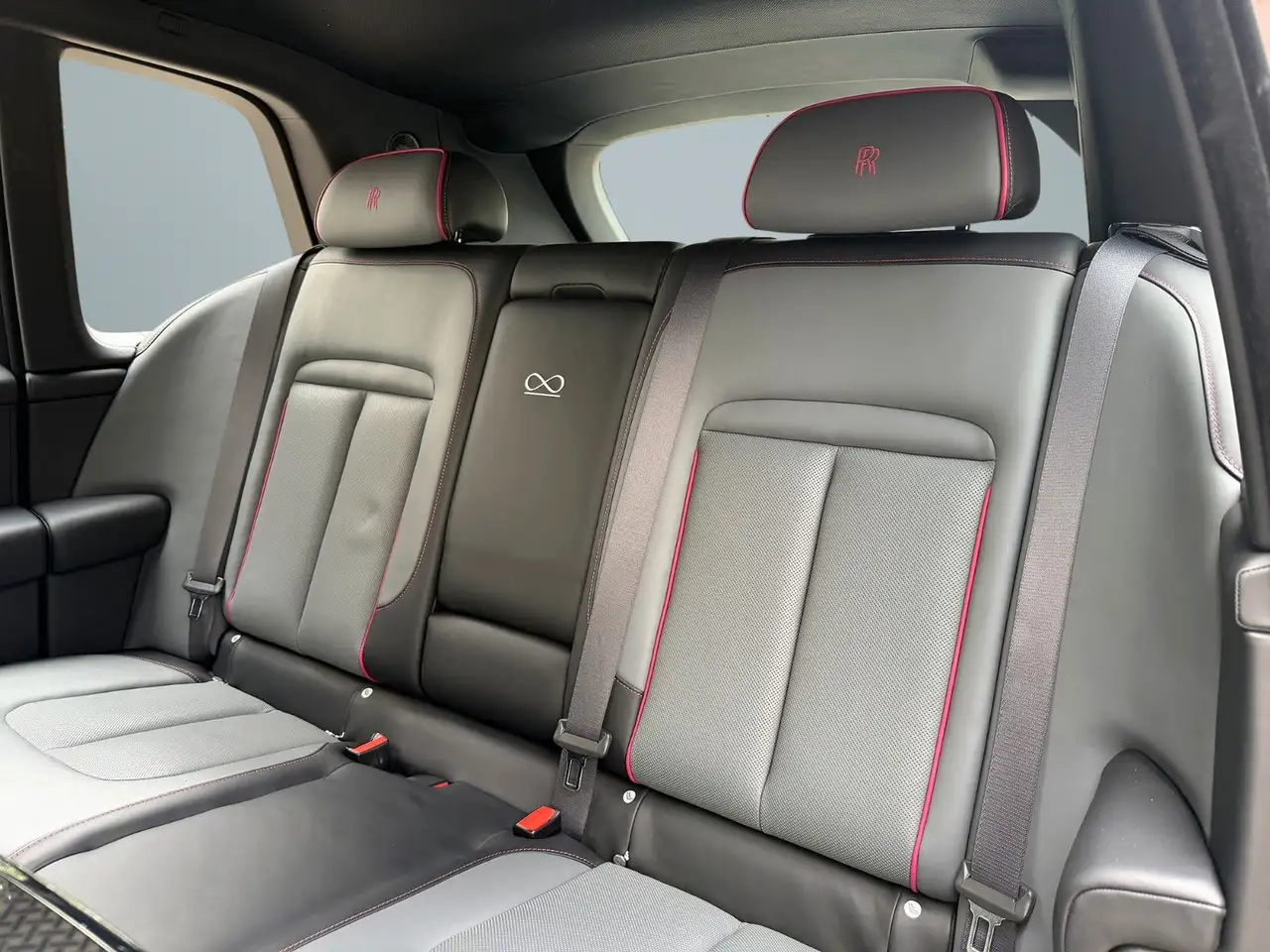 Rolls-Royce Cullinan 8
