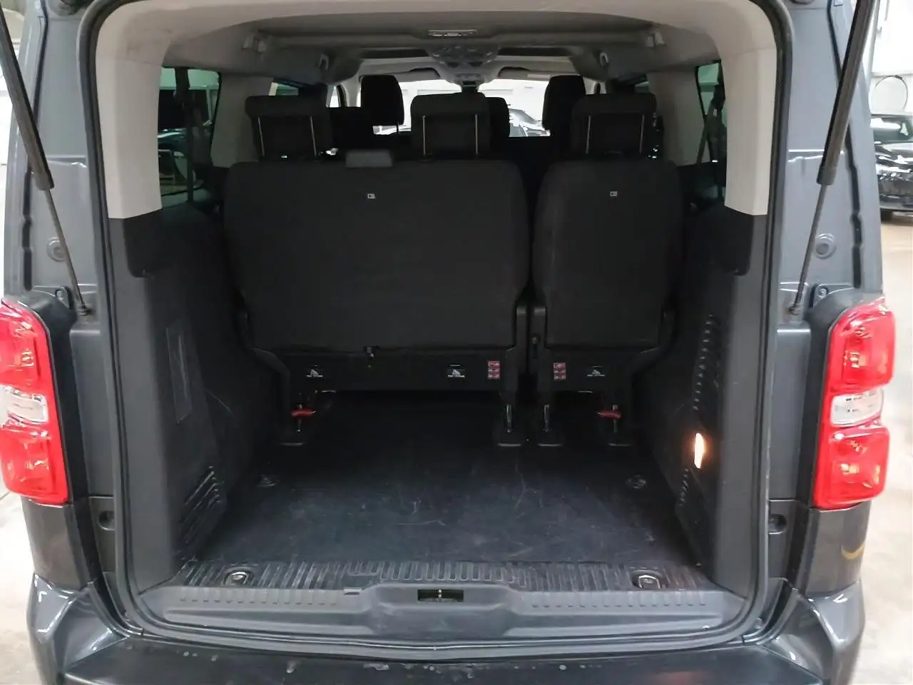 Opel Zafira Life 11